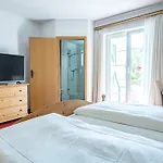 Bed & Breakfast Gaestehaus Alpenkranz