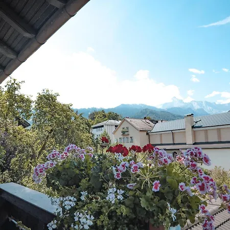 Gaestehaus Alpenkranz Bed and breakfast Garmisch-Partenkirchen