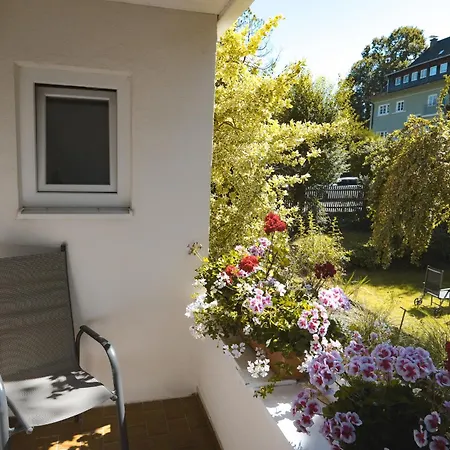 Gaestehaus Alpenkranz 3*