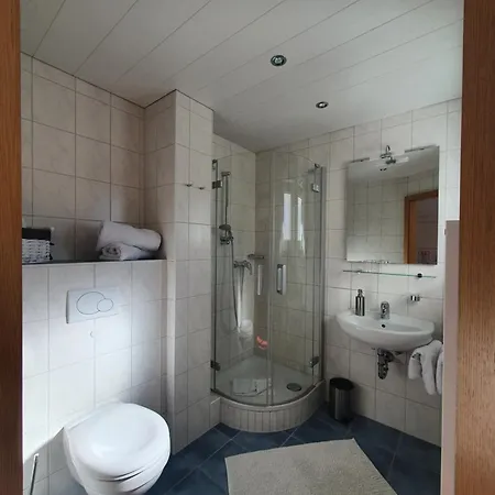 Gaestehaus Alpenkranz 3*