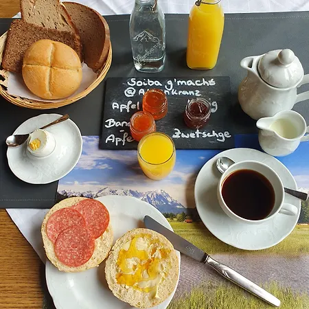 Gaestehaus Alpenkranz 3*