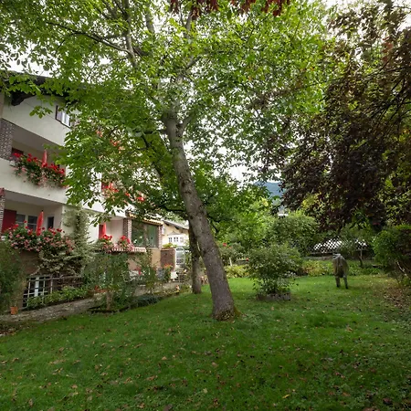 Gaestehaus Alpenkranz 3*