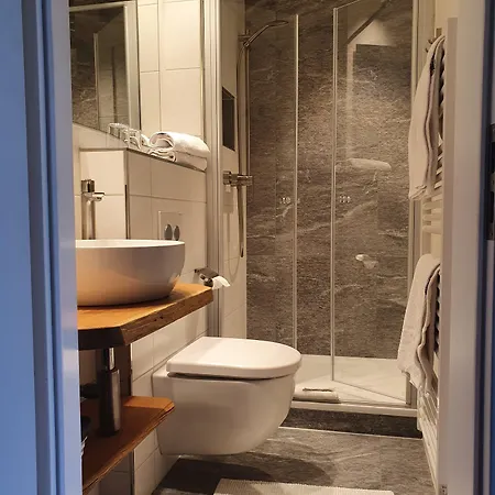 Gaestehaus Alpenkranz 3*