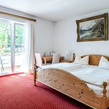 Gaestehaus Alpenkranz 加爾米施-帕滕基興