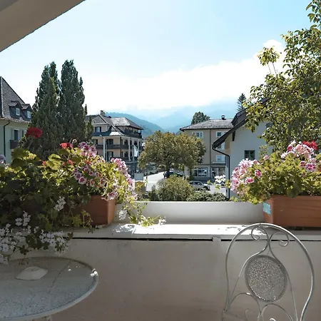 Gaestehaus Alpenkranz 加爾米施-帕滕基興
