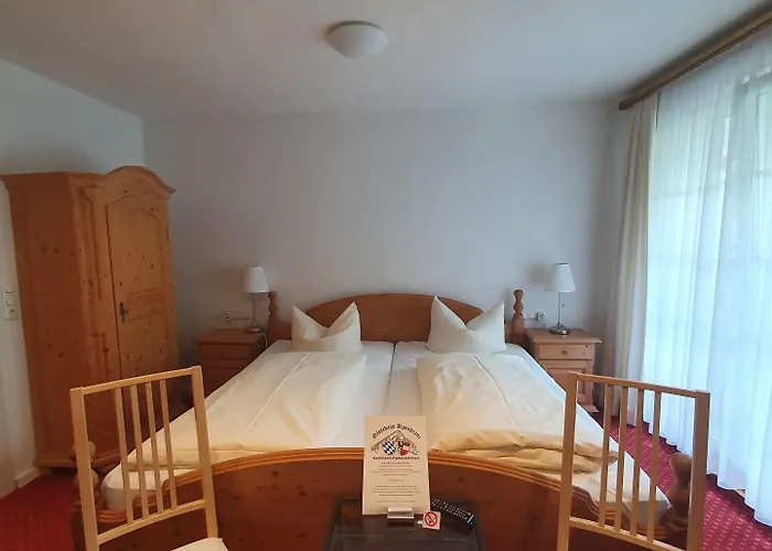Gaestehaus Alpenkranz Bed & Breakfast 3*